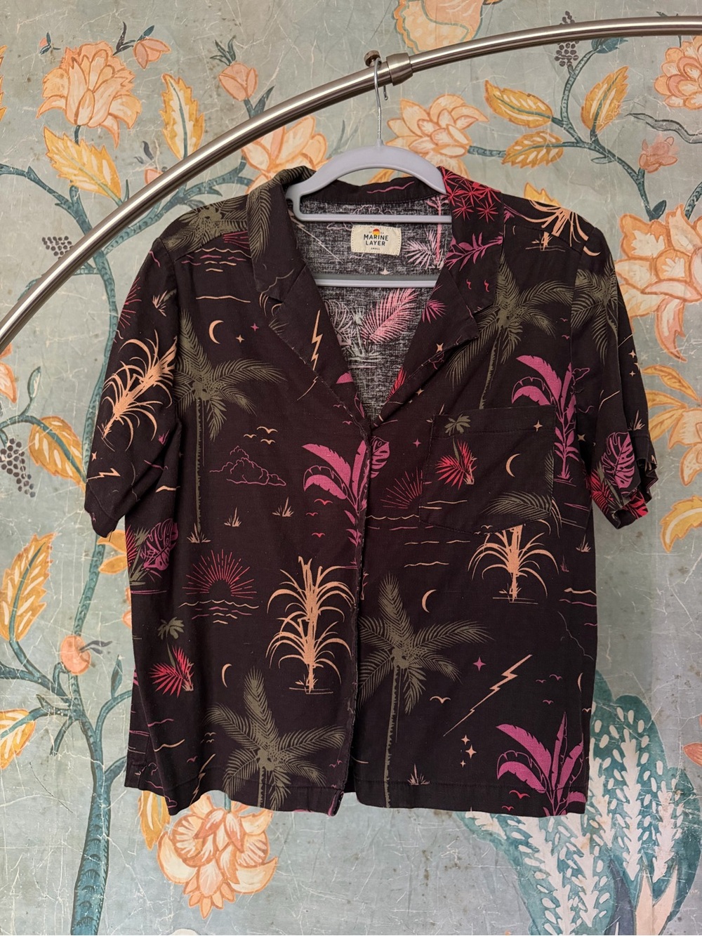 Marine Layer Women’s Tropical Resort Button Up Top Black Pink Palm Print